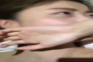 和反差女友酒店啪啪自拍  背景图片