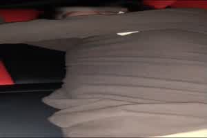 【劲爆猛料】真实醉奸大一学妹！看到她挣扎我就威胁她已经拍视频了，不听话就发到网上！  背景图片