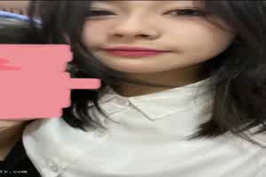 早上出游晚上做爱正妹校花不小心被我顶太深了  背景图片