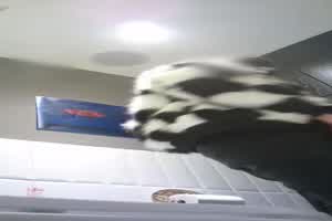 高颜质美女上厕所被针孔偷拍  背景图片