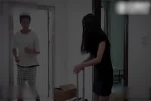 91制片 合租男女无法回房成了我的炮友  背景图片