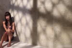 跑去给黑人强 妳只配拍这种片  背景图片