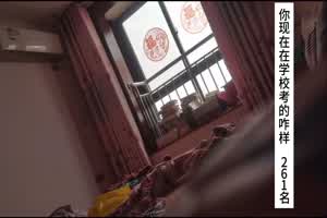 父女乱伦郑州真实强上女儿事件，突然锁门，然后强推脱衣服，女儿一直在哭不要，父亲不断pua就当吃棒棒糖  背景图片