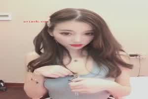 jianwuxiu 发情母狗搔首弄姿  背景图片