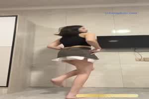 学生妹这么好的身材自己在家自拍裸舞合集  背景图片