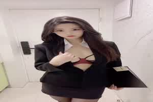 办公室文秘不是一点点骚这身材这颜值绝对极品  背景图片