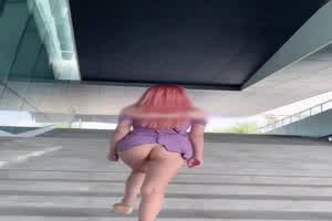 luna 下半身失踪在外面招摇  背景图片