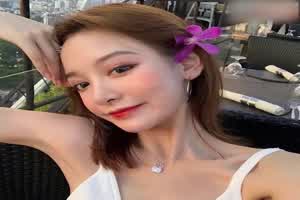 抖音网红私拍和男朋友啪啪  背景图片