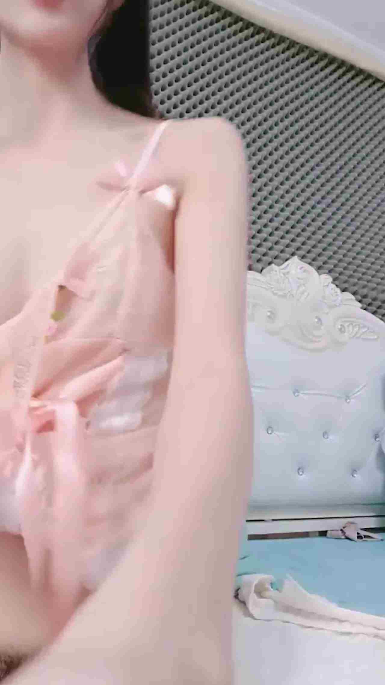  顶级车模尤物女神！极品黑丝长腿 自慰私拍太极品了 的剧照6