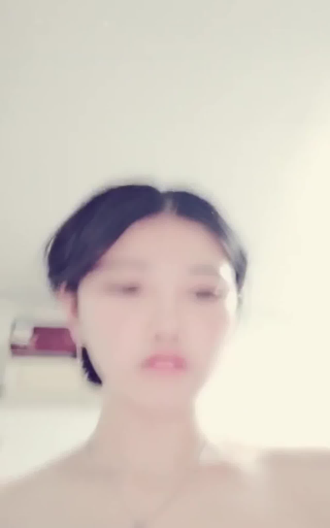  高颜值美女和炮友直播啪啪天使面容魔鬼身材极品 的剧照7