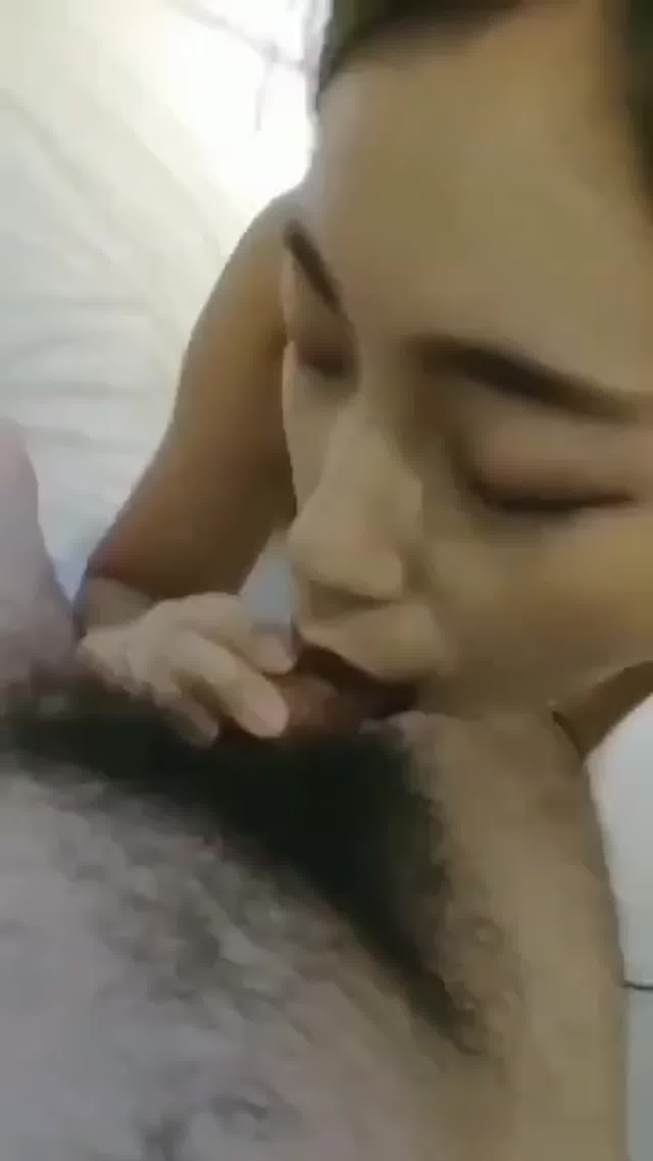  尝尝我的鸡巴吧······· 的剧照8