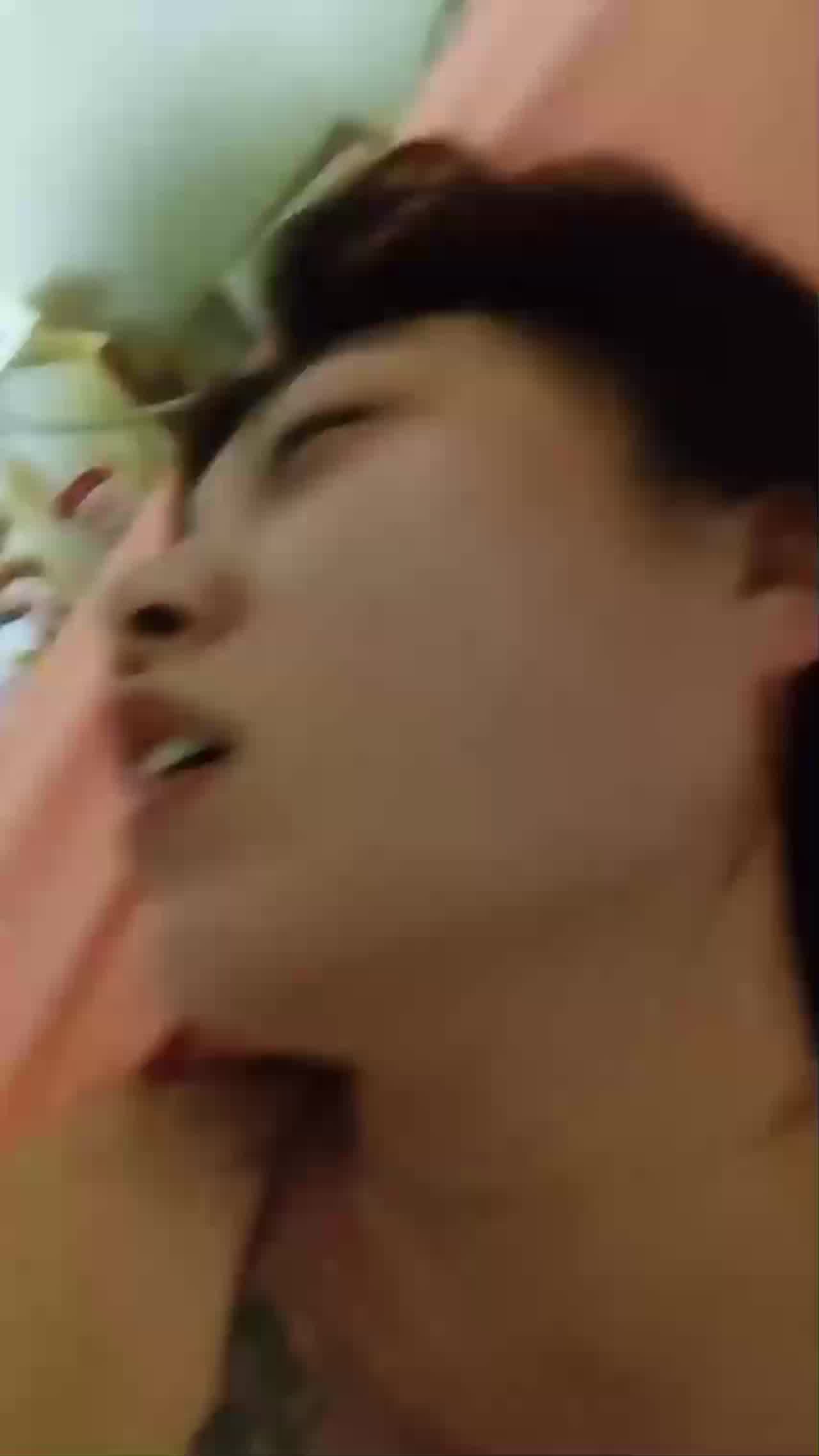  女同事喝醉被带回家给操了 的剧照5