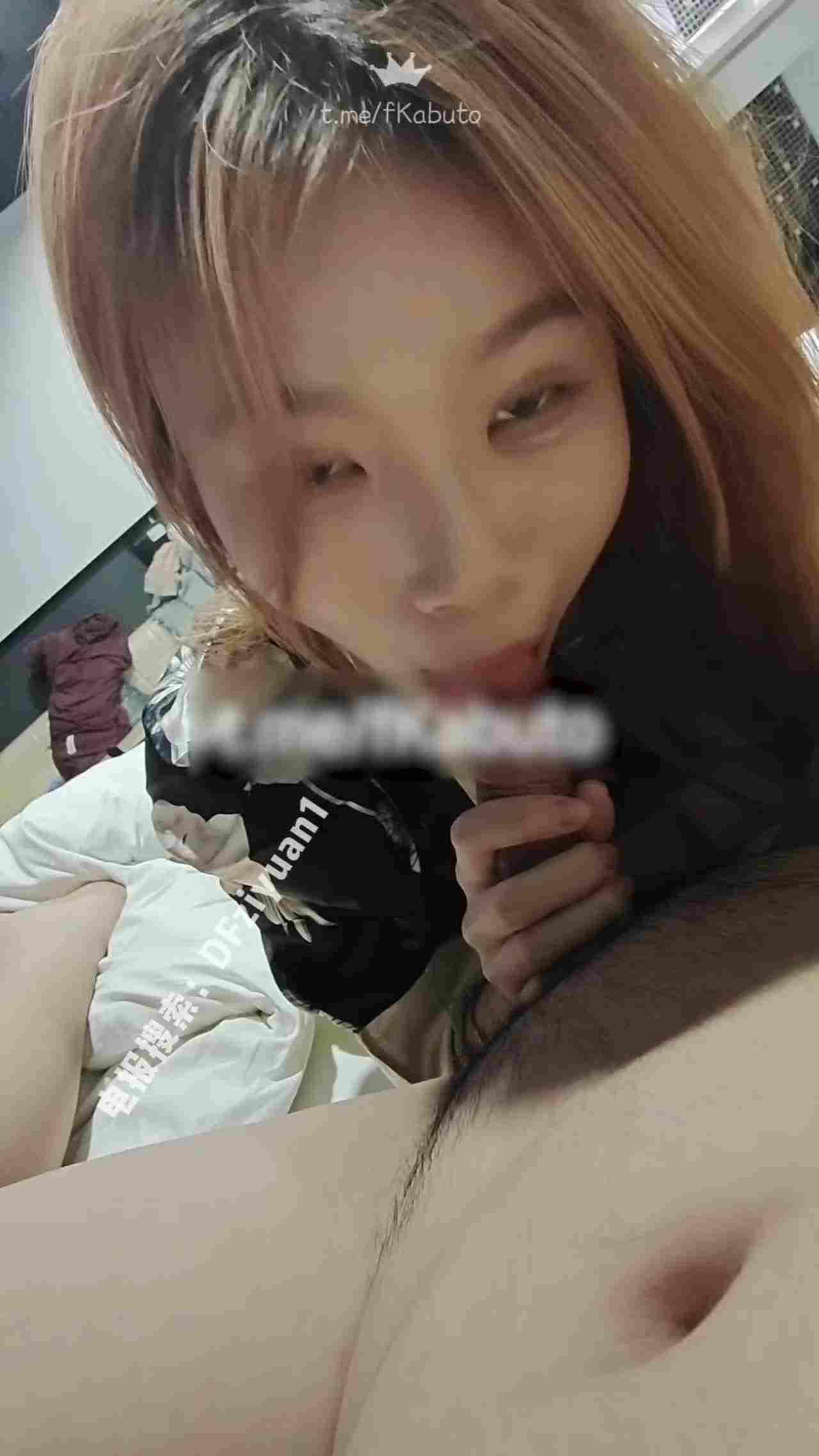  苗条不良熟女暴力调教 的剧照6