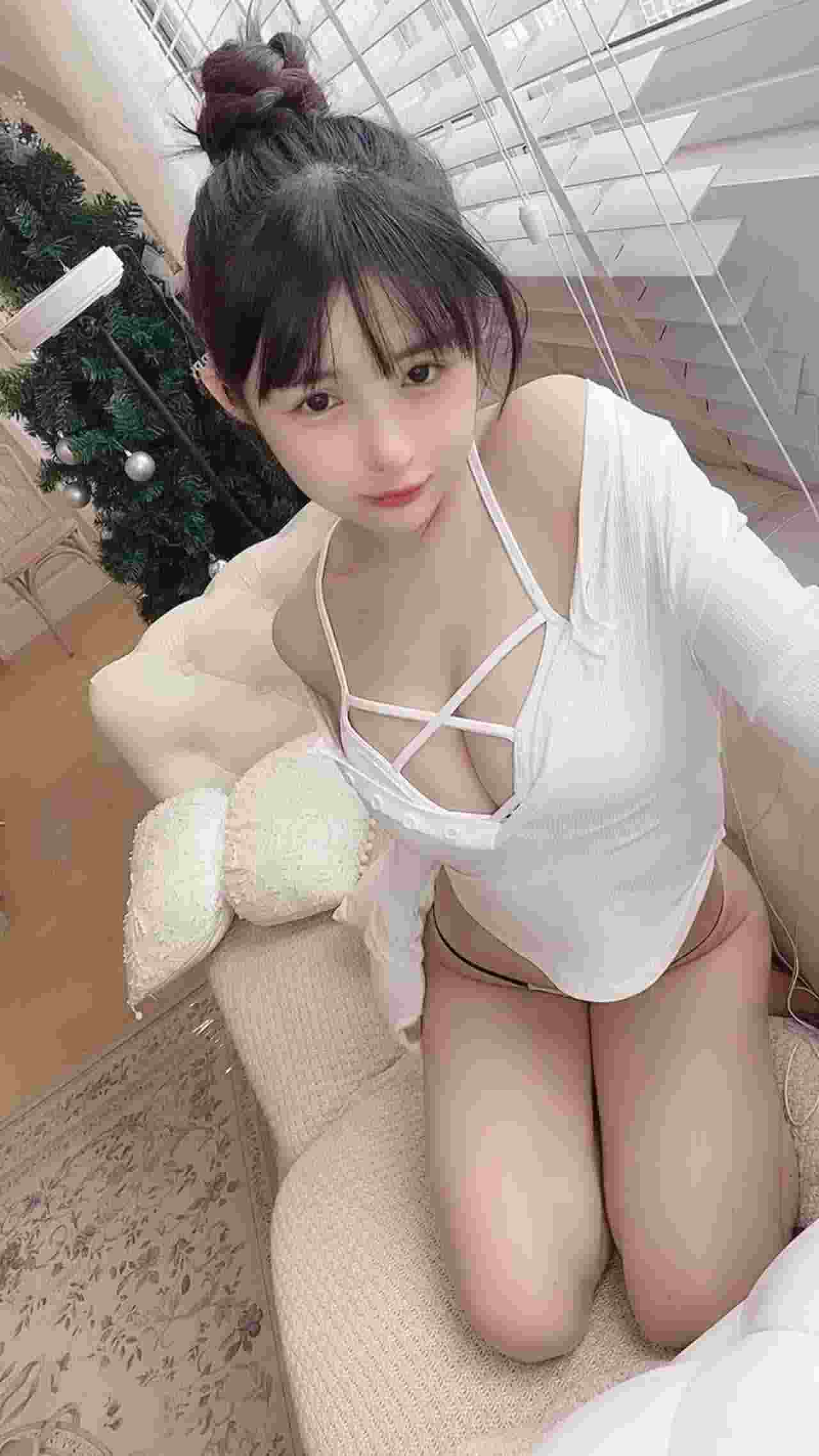  极品慎入 樱井宁宁 超可爱合法小萝莉 的剧照2