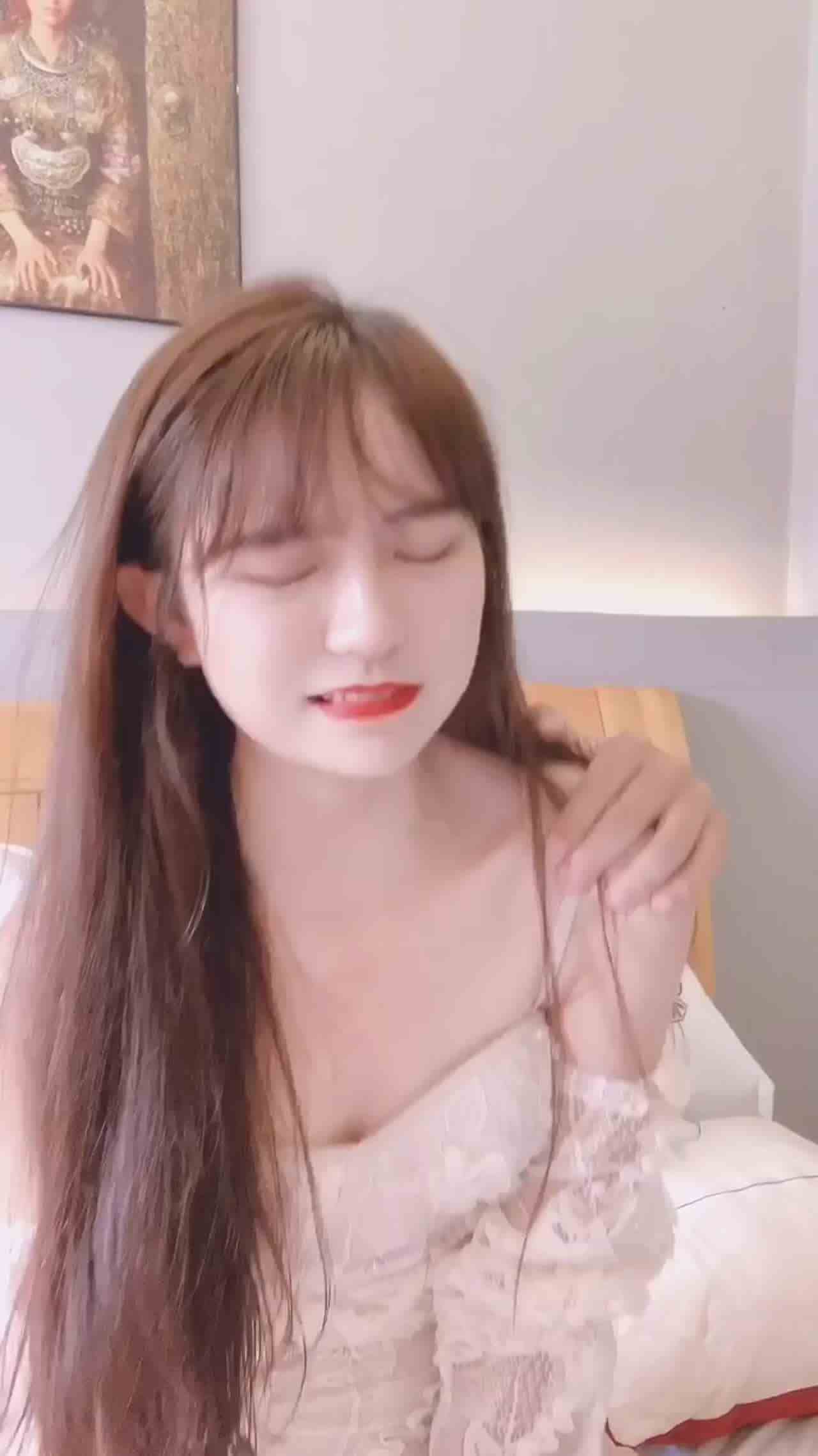  最近非常火的91女神 不见星空 口交短视频 的剧照7