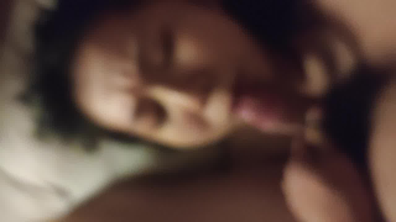  第一次尝试口交 的剧照1