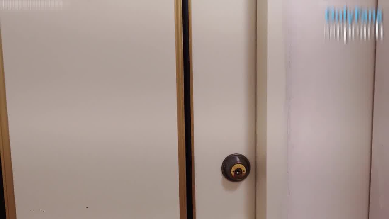  男女没有纯友谊吗？至少对巨乳蛮腰的妳没有！说点骚话就直接给小穴操了 的剧照5