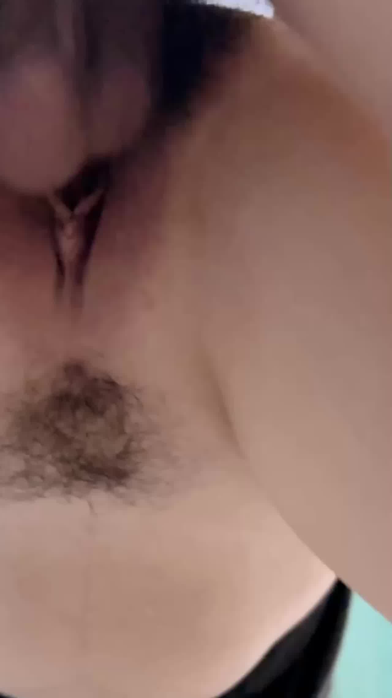  会玩 两男玩一女 给妹妹抽一口 的剧照3