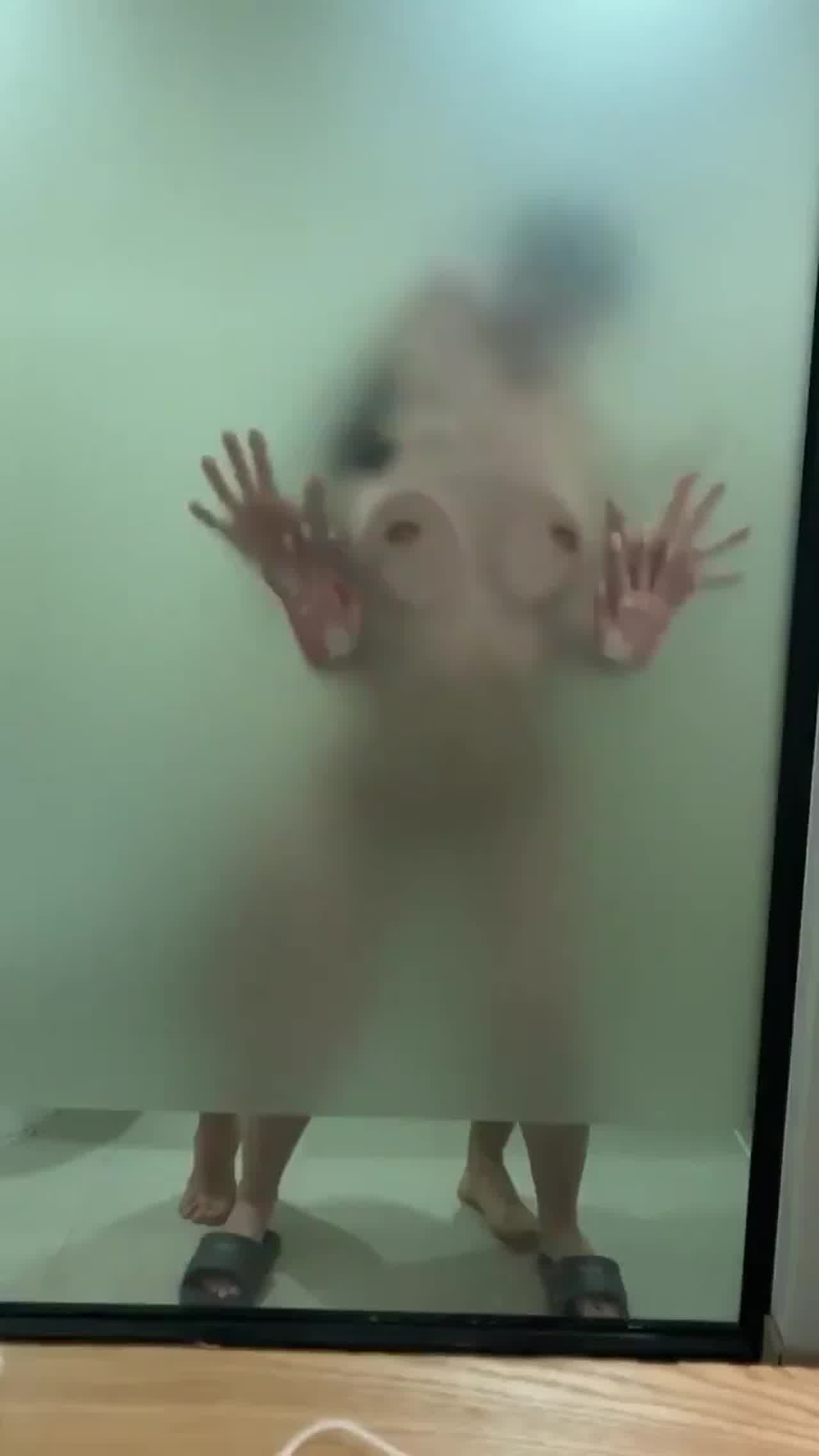  摁在玻璃使劲操 的剧照10