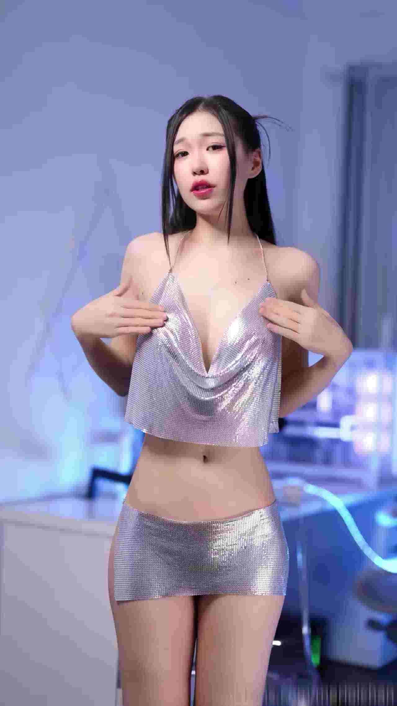  这绝对是我看过最高清的自慰 的剧照8