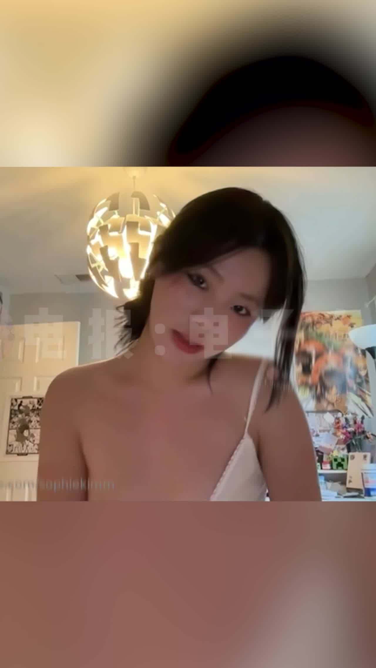 高颜质美女诱惑soph96719大尺度金主订制 的剧照6
