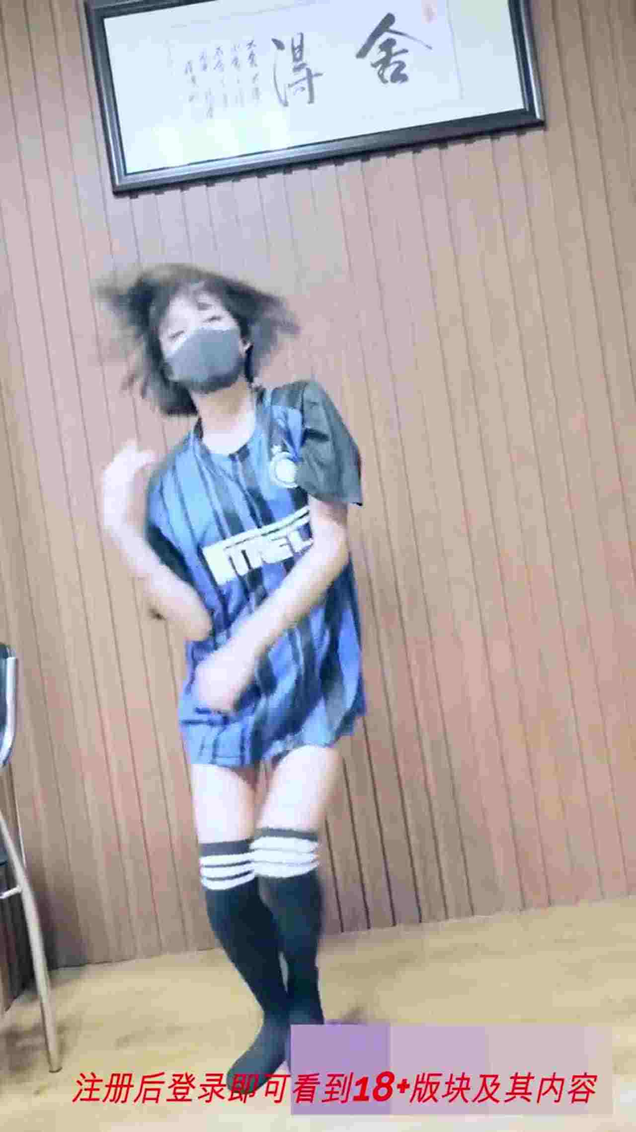  抖音网红淫钰儿裸舞视频（三） 的剧照6