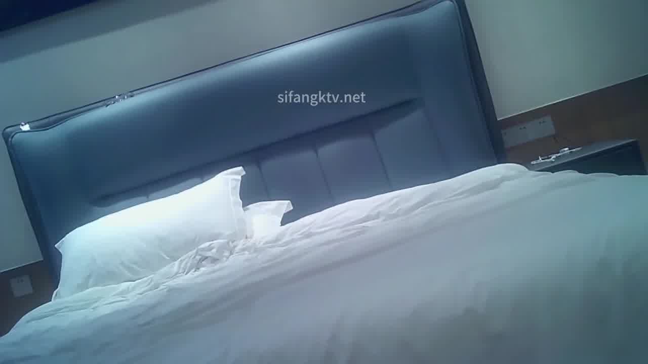  私房大神老虎菜酒店约拍 小红书认识的一位良家巨乳兼职模特口活惊人的极品反差婊 的剧照8