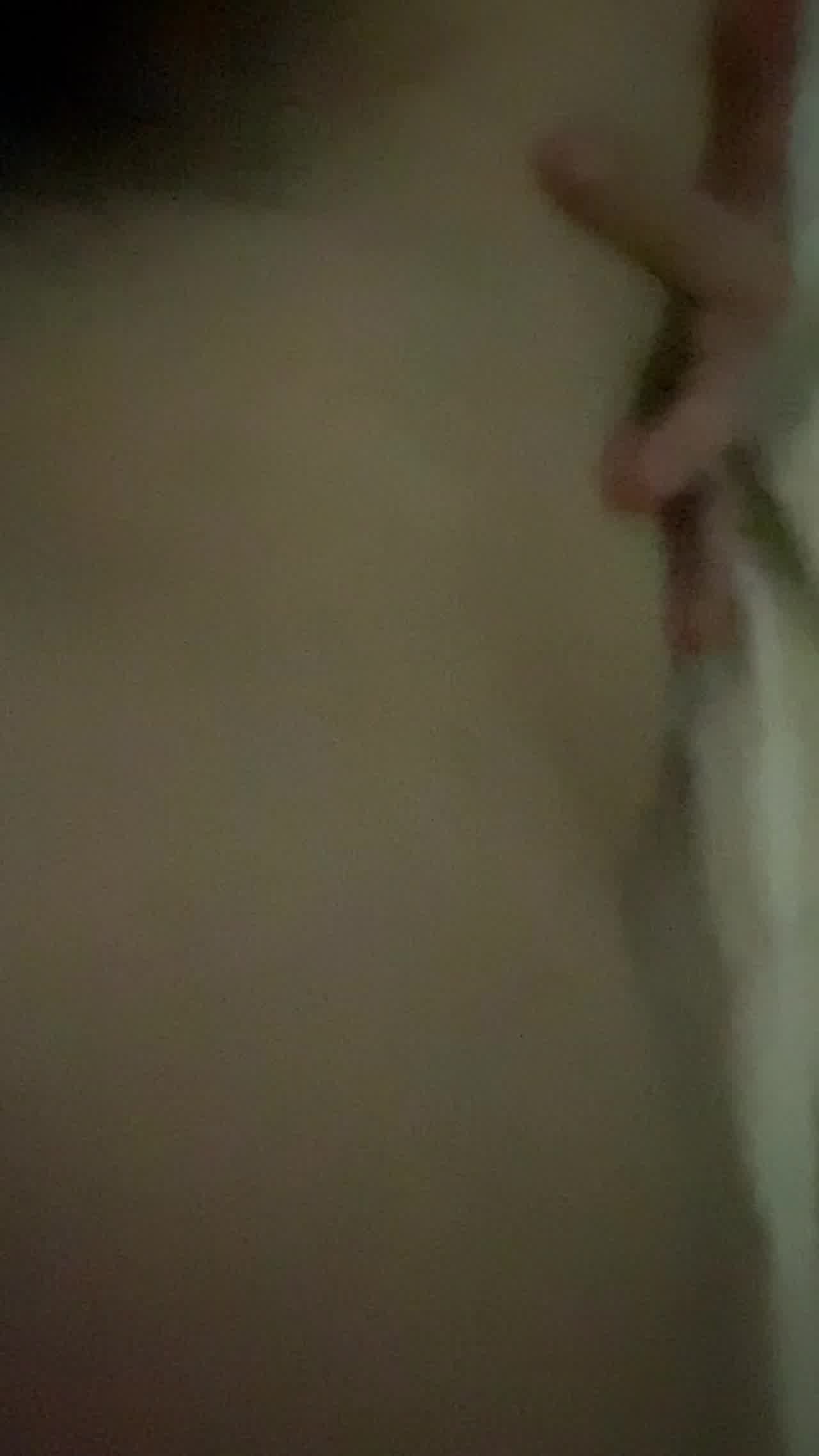  女友翘臀真诱人 的剧照2