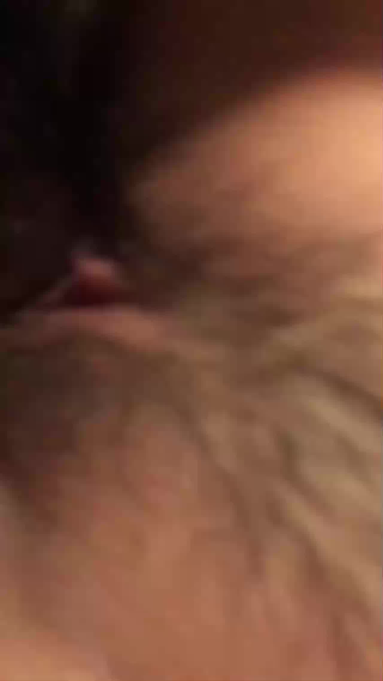  清纯嫩妹被插的呻吟连连 的剧照3