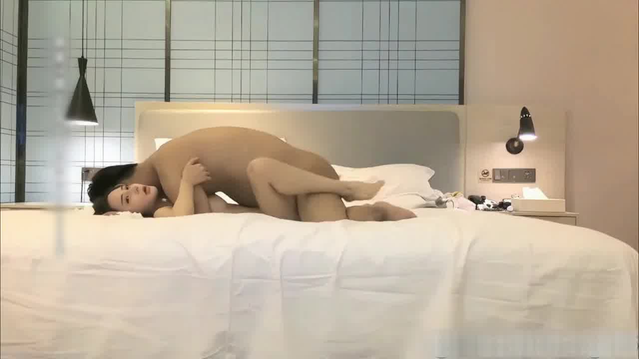  小宝寻花 连续猛操网红小范冰冰”不停高潮淫叫 的剧照6