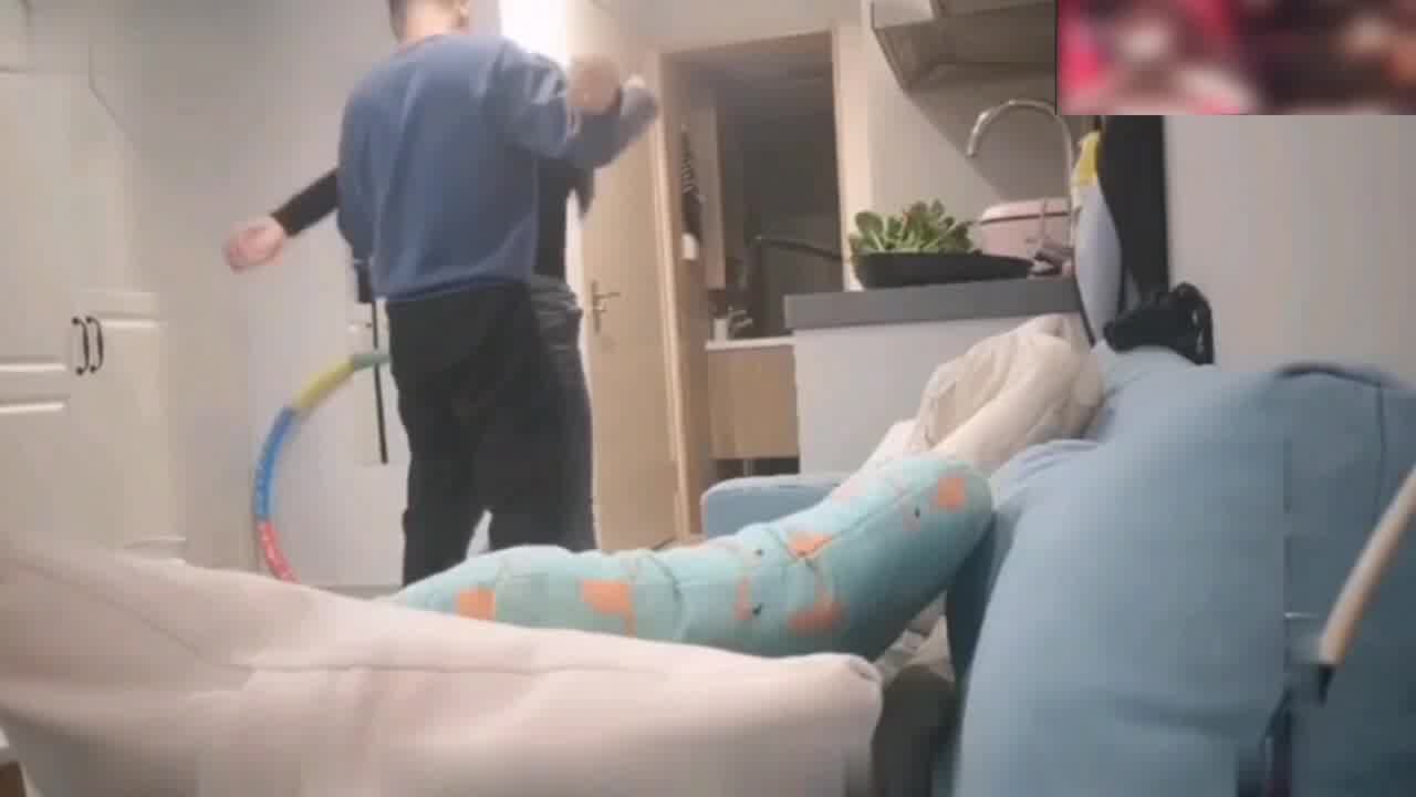  【真实强上暴力强推】男主破防了，女主说：你真的好小啊，你不会都射进来了吧？让我吃药你他妈的真恶心 的剧照10