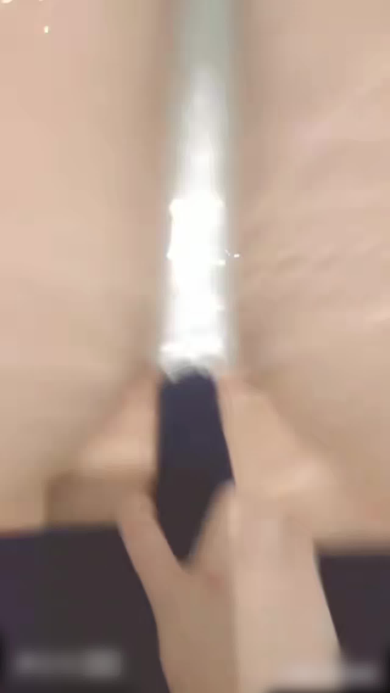  水中玩弄小逼逼 的剧照3