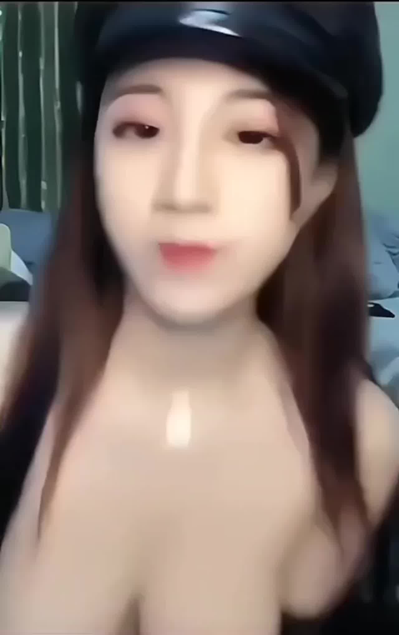  豪乳刑警暗藏胸器 的剧照10