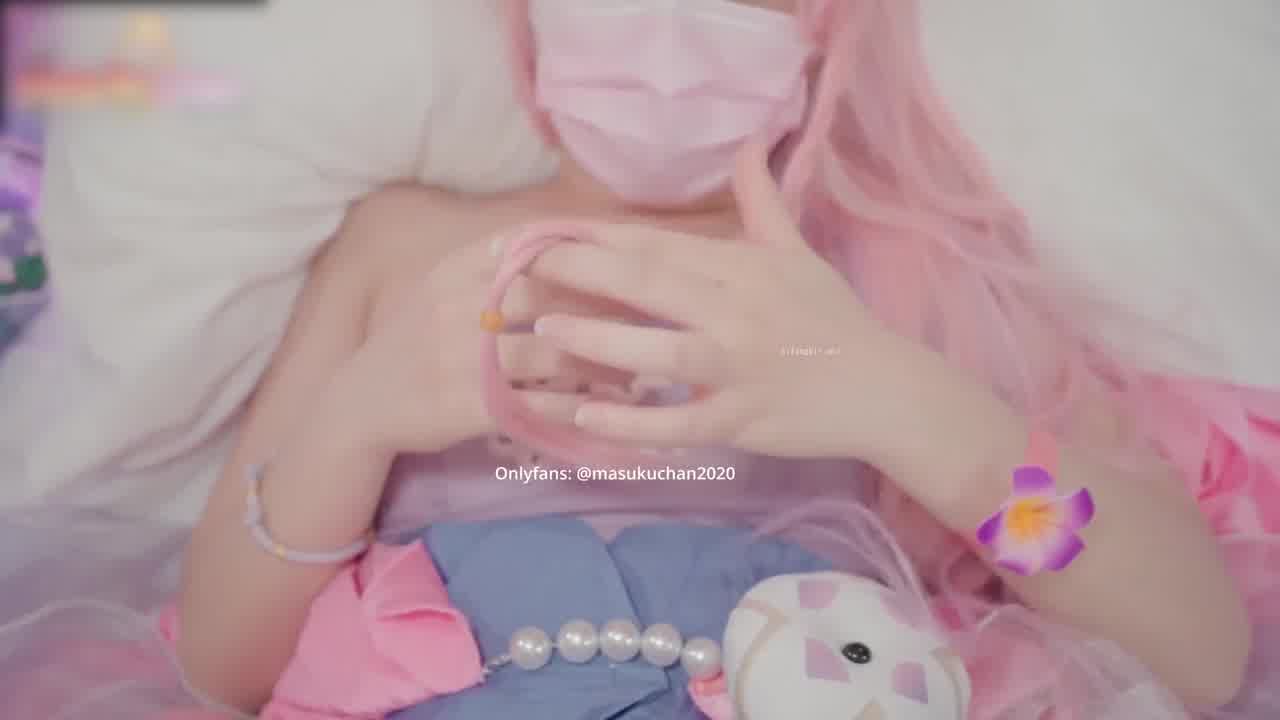  Masukuchan口罩酱 网红泄密贵圈万人追踪OnlyFans可盐可甜百变女神大尺度私拍 的剧照3