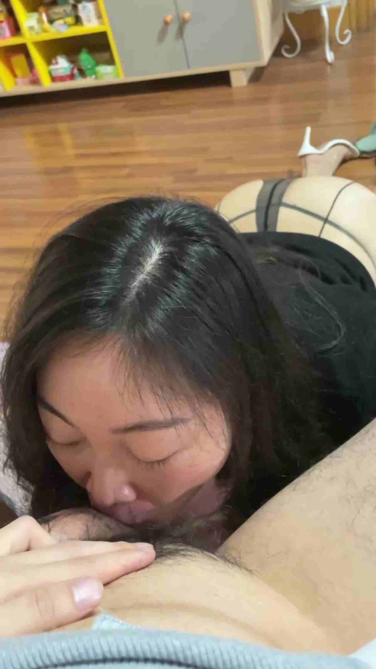  温柔体贴的母爱阿姨 肉丝高跟鞋太棒了 的剧照10