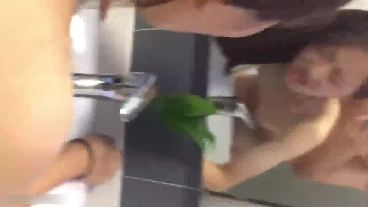  【绝对冲锋车】长相属于熟女类型的妹子，小脸特别精致，而且身材也是非常的性感小母狗，喜欢被舔奶头，紧致 的剧照8