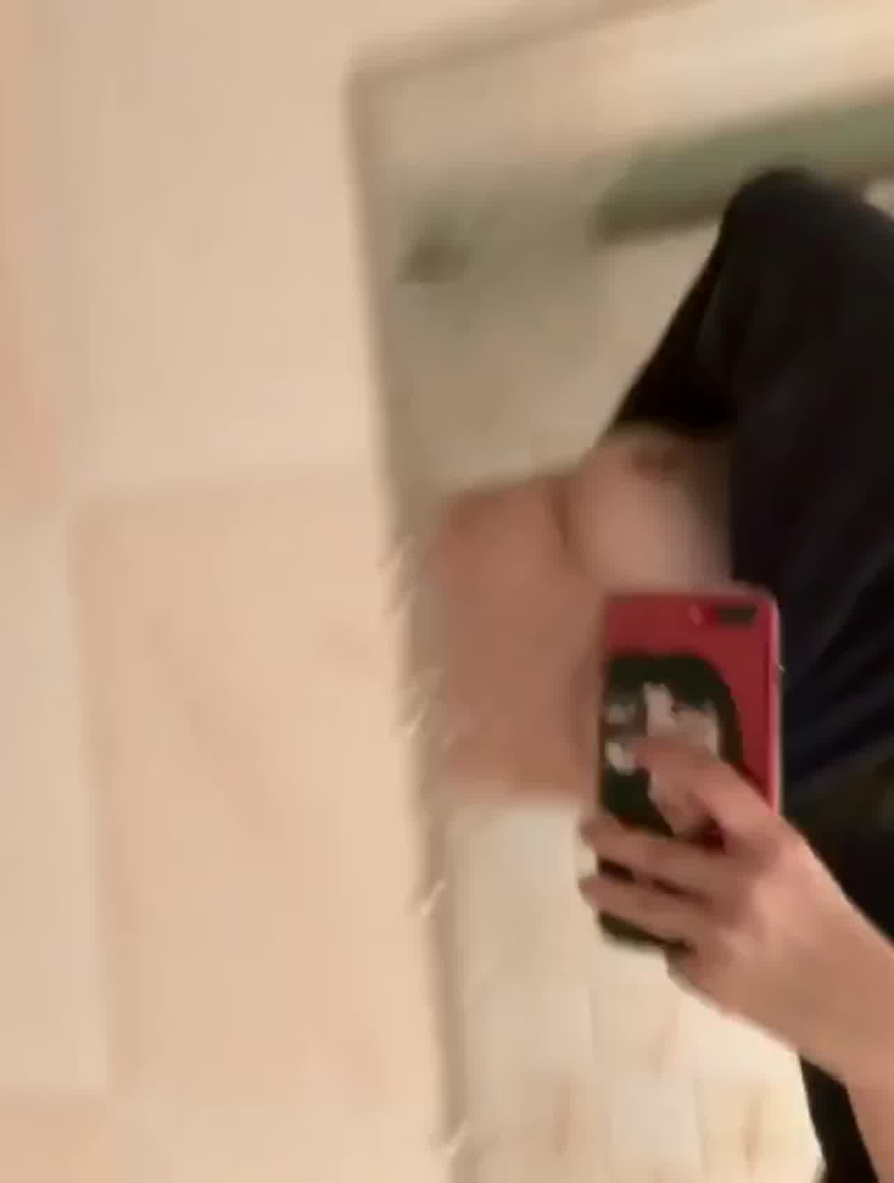  黑长直妹妹自拍美乳 的剧照10