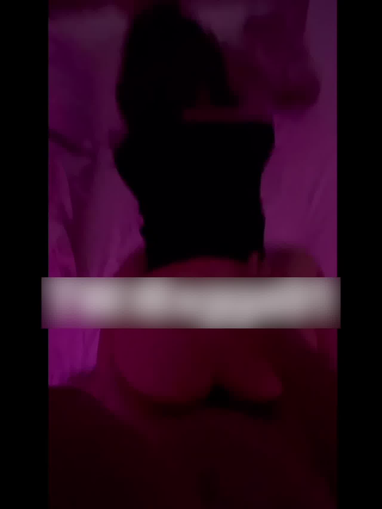  被操的两个大奶一直晃荡 的剧照8