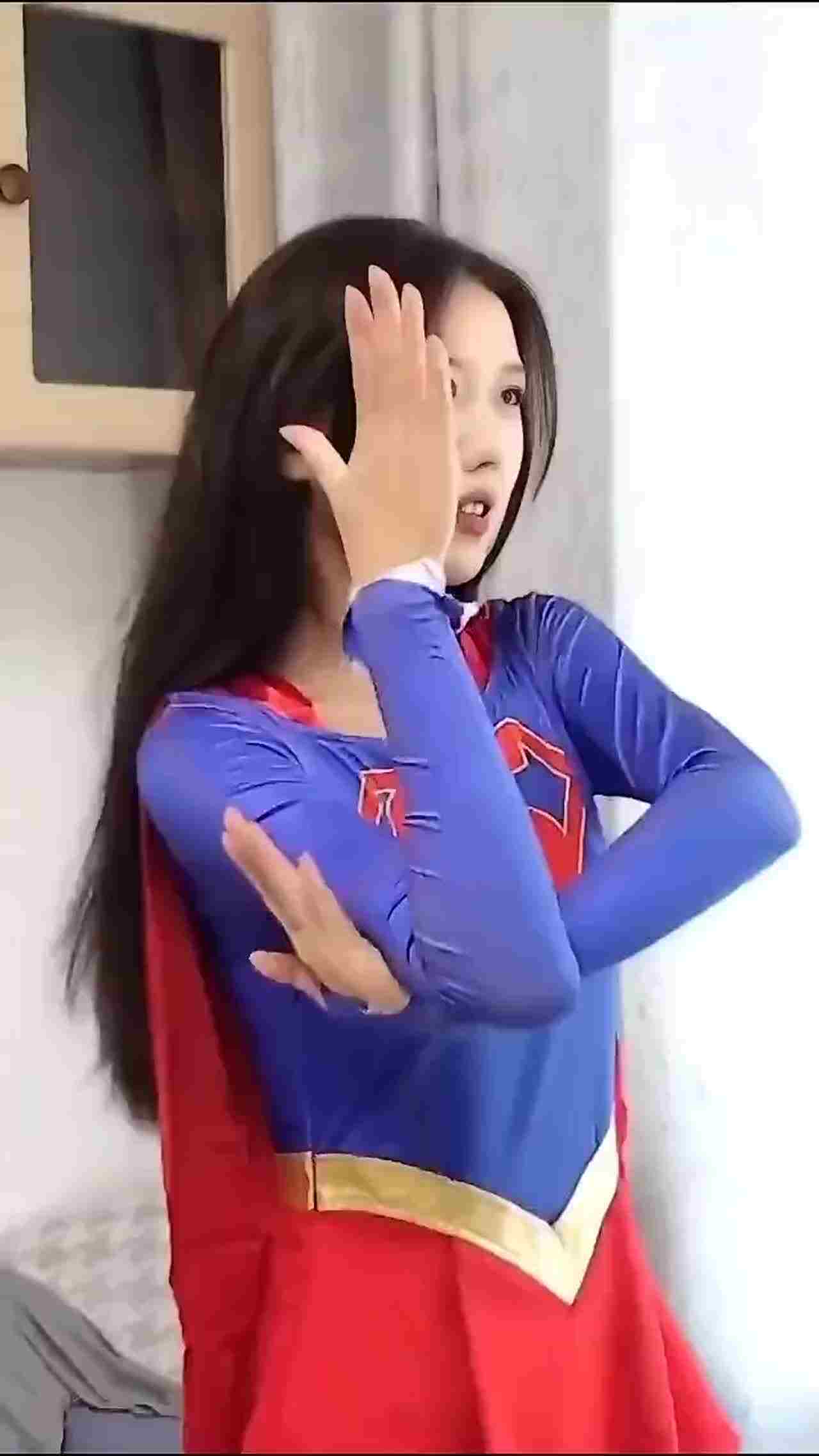  高颜质模特美女 惨遭强奸施暴狂啪啪～～ 的剧照6