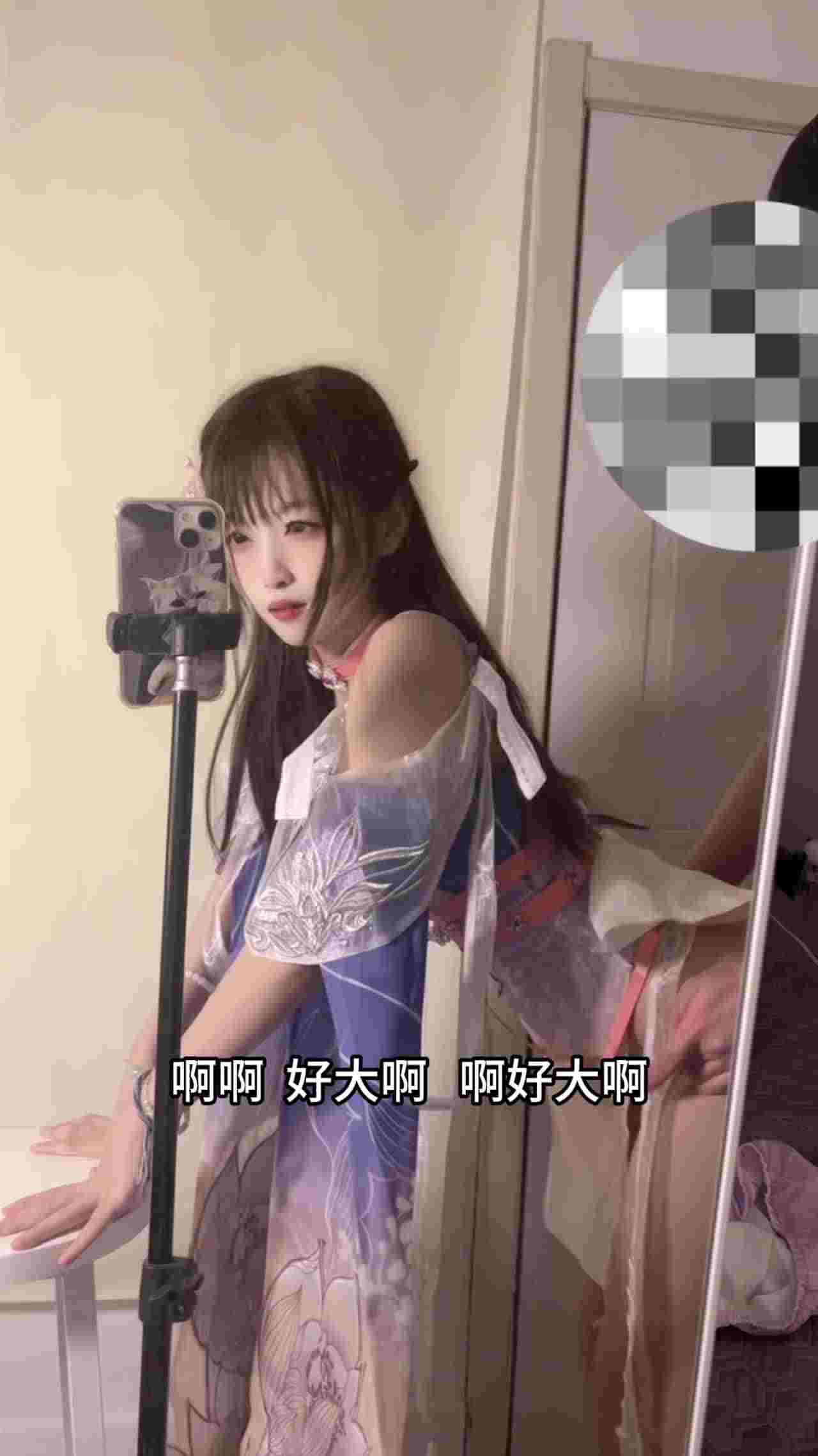  高价自购露脸萝莉-唯一一次做爱视频，与金主爸爸约炮拍摄，3k一次的快餐可以拍视频，高价自购的单片 的剧照8