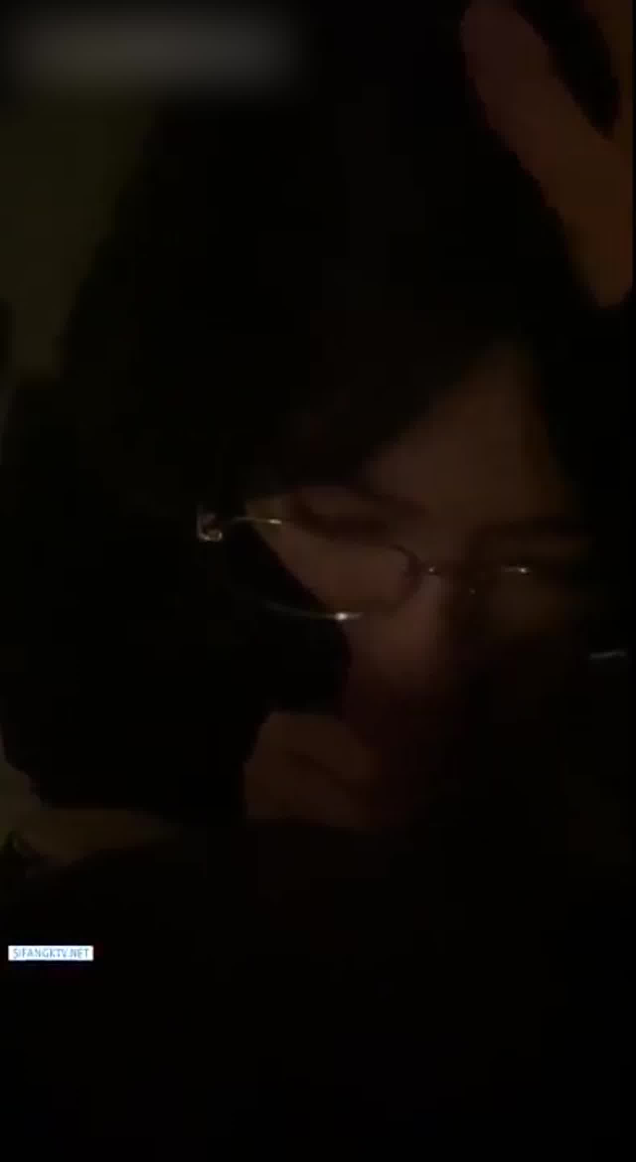  大神约炮甄选04 约眼镜女秘书来我家啪啪 的剧照5