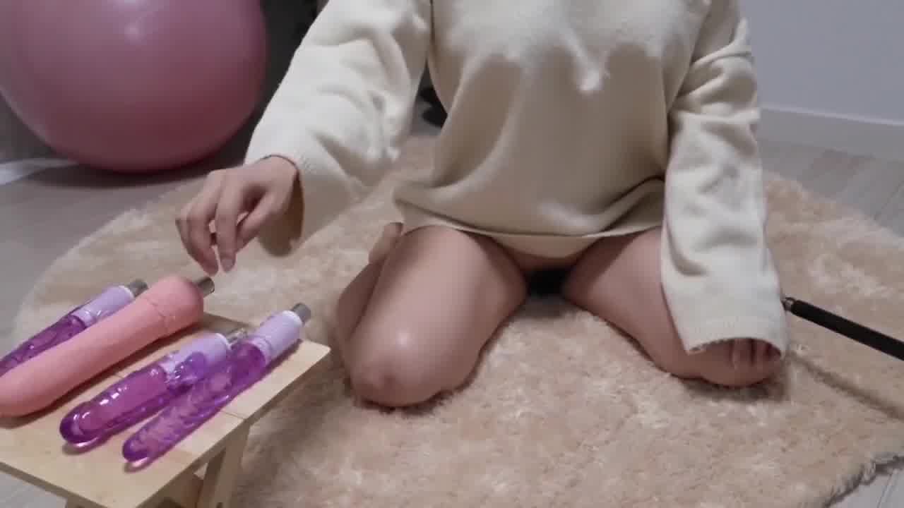  韩国妹子炮机自慰秀最后还高潮了 的剧照8