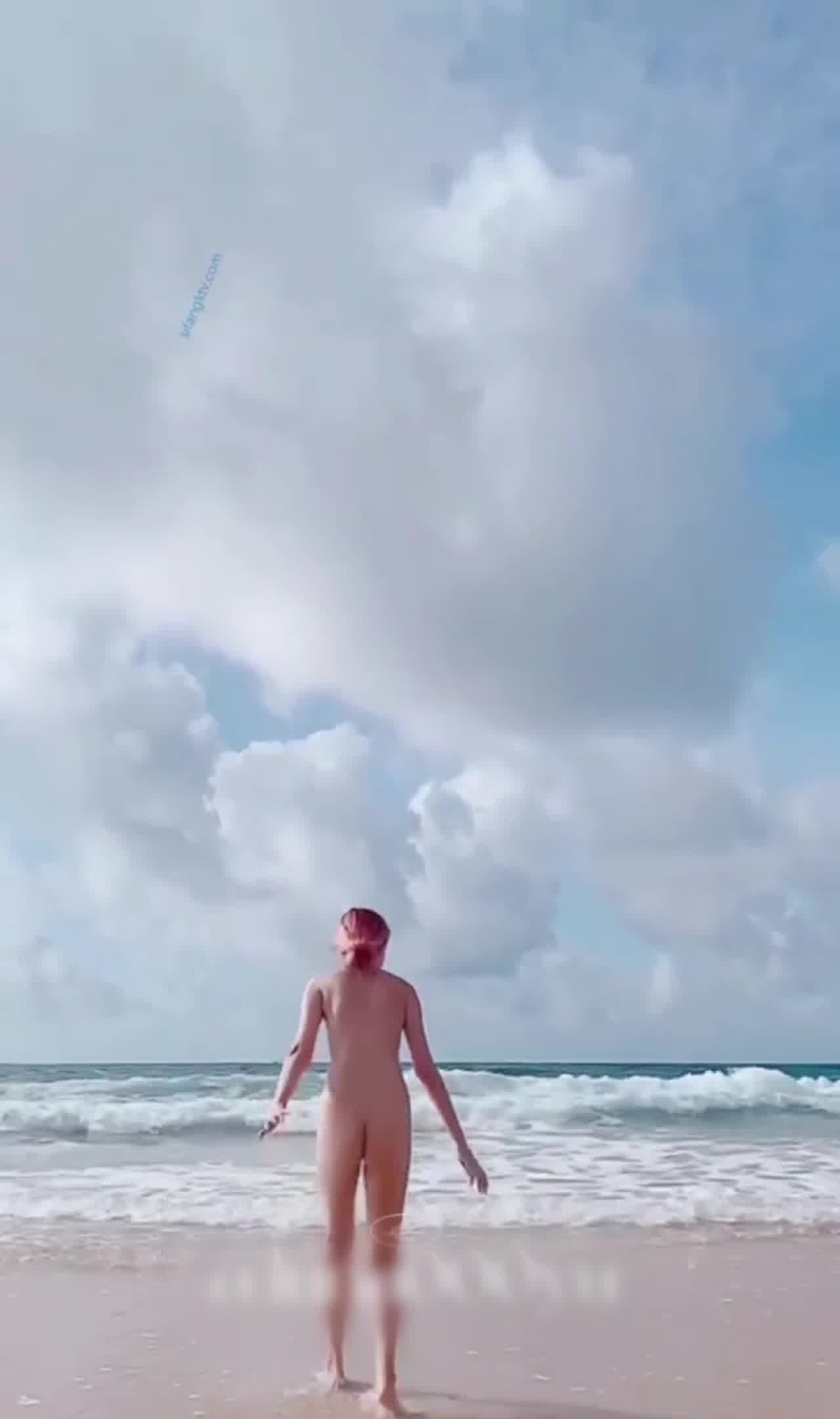  luna 下半身失踪在外面招摇 的剧照5