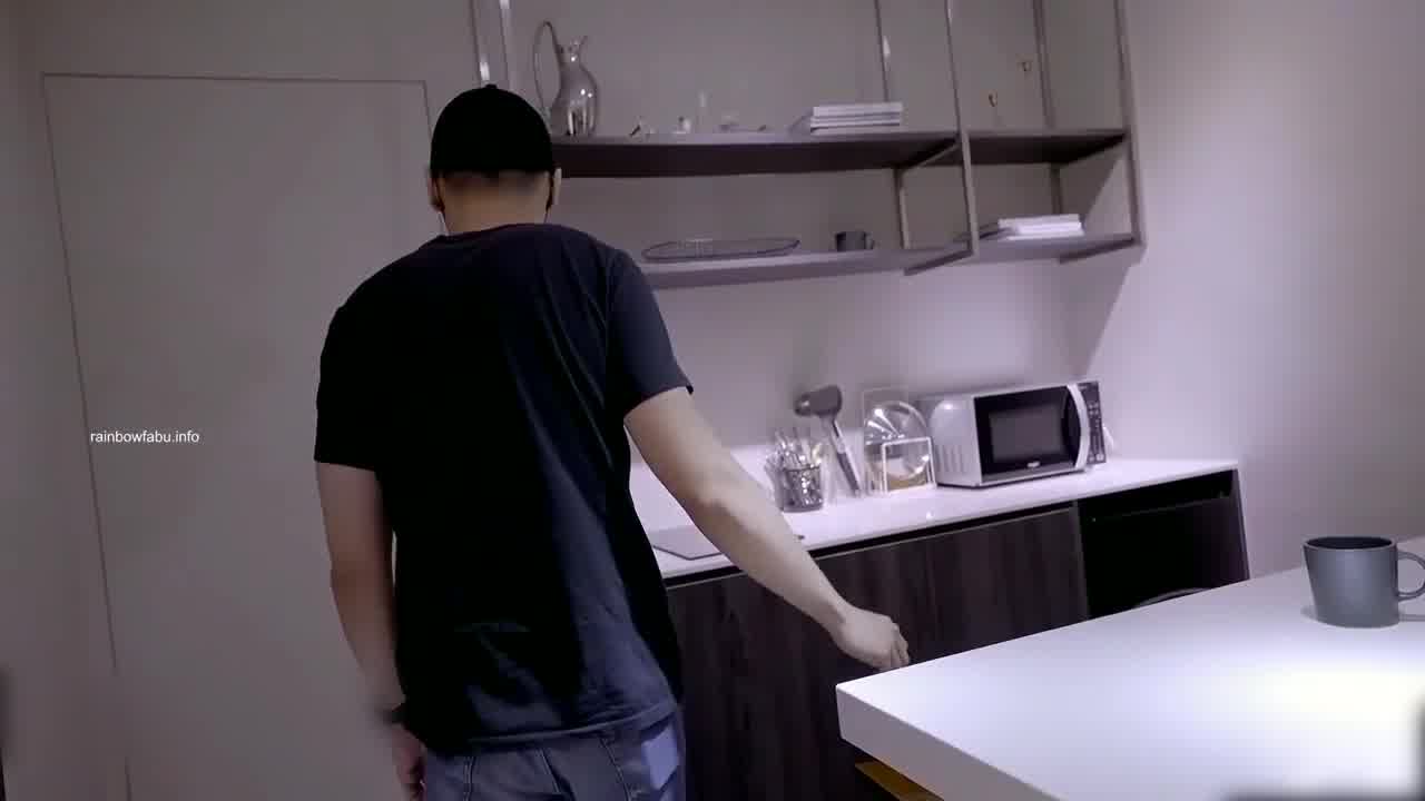  巨乳妙龄女神【乐乐】下班回家途中被电车痴汉尾随趁她熟睡进屋强行交合嘴说不要却迎合着高潮 完整版 的剧照5