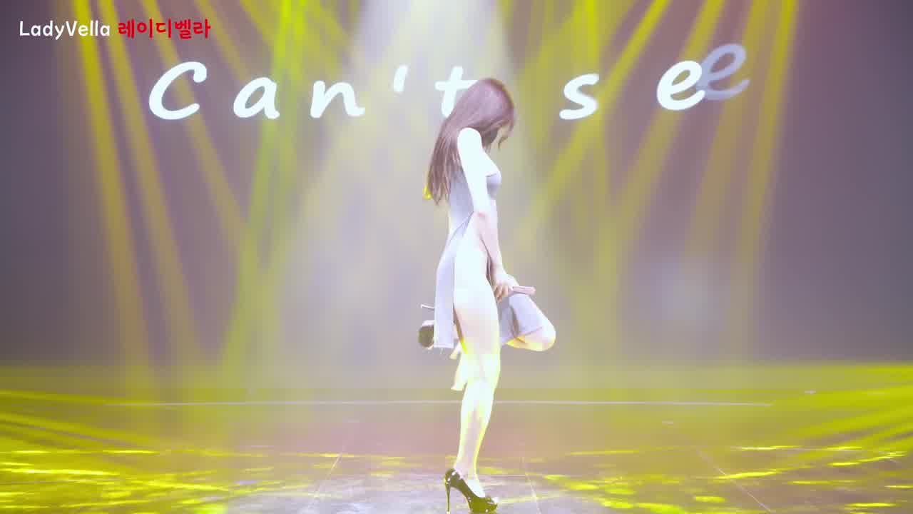  Lady vella 修身开叉旗袍加高跟鞋 小姐姐等你来吃掉 的剧照1