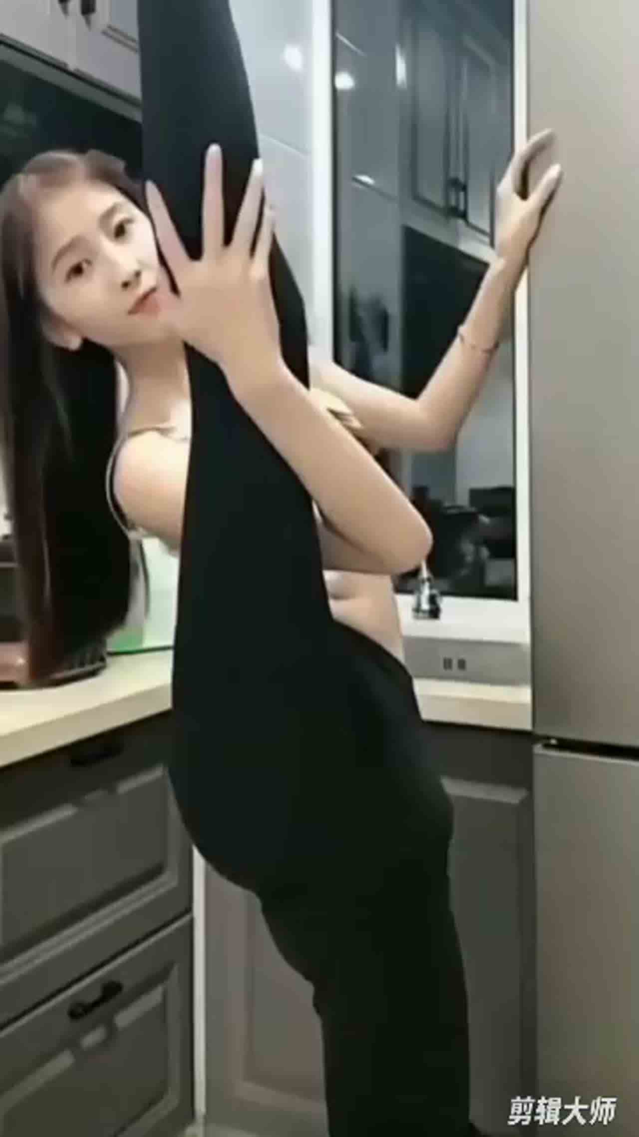  可爱芭蕾舞者的极致柔软度 的剧照4